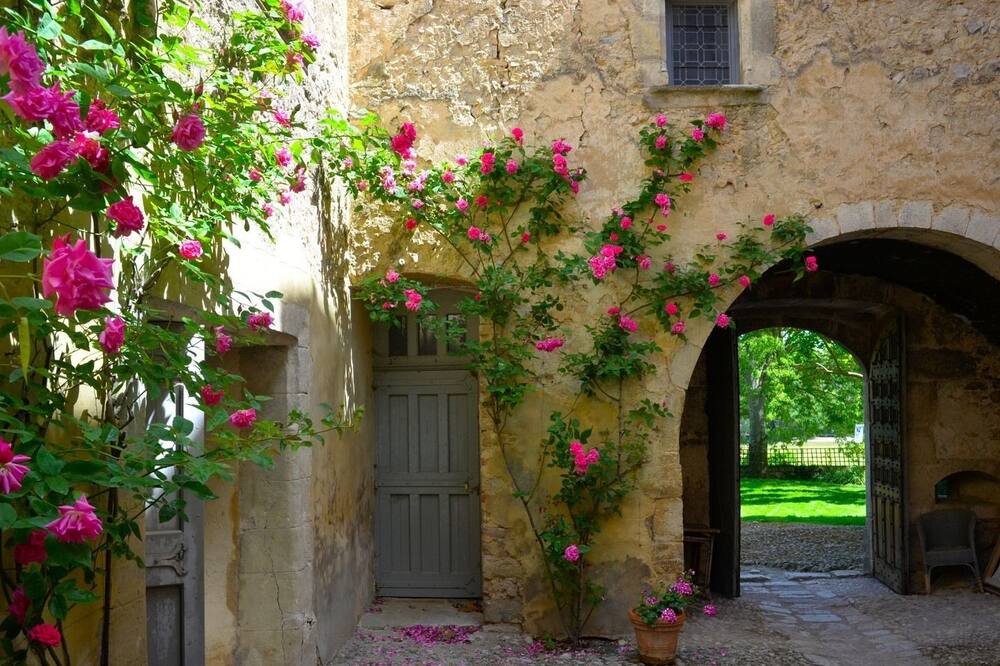Photo of Outdoor in Esparron-de-Verdon
