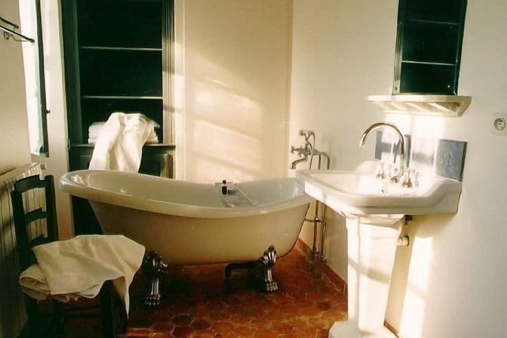 Photo of Bathroom in Esparron-de-Verdon