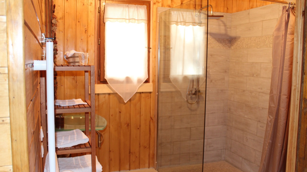 Photo of Bathroom in Jalons