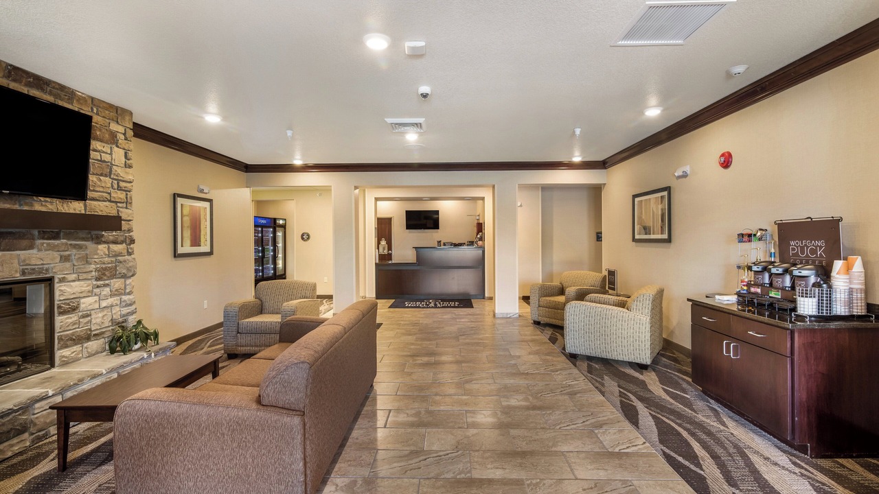 Photo of Others in Victor