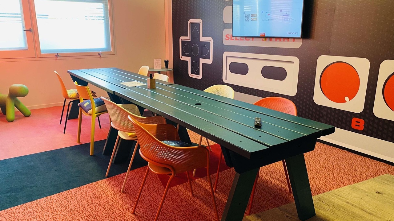 Photo of Others in Bron