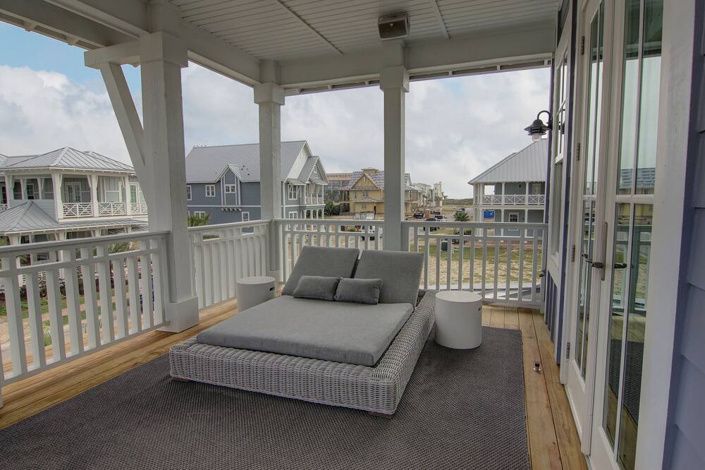 Photo of Patio Balcony in Cinnamon Shore