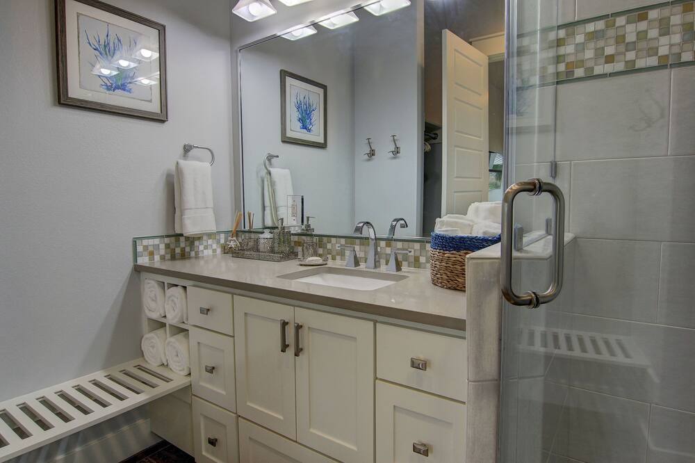 Photo of Bathroom in Cinnamon Shore