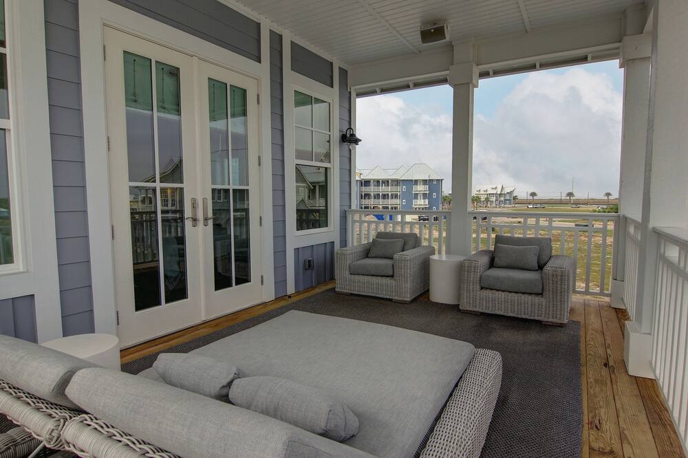 Photo of Patio Balcony in Cinnamon Shore