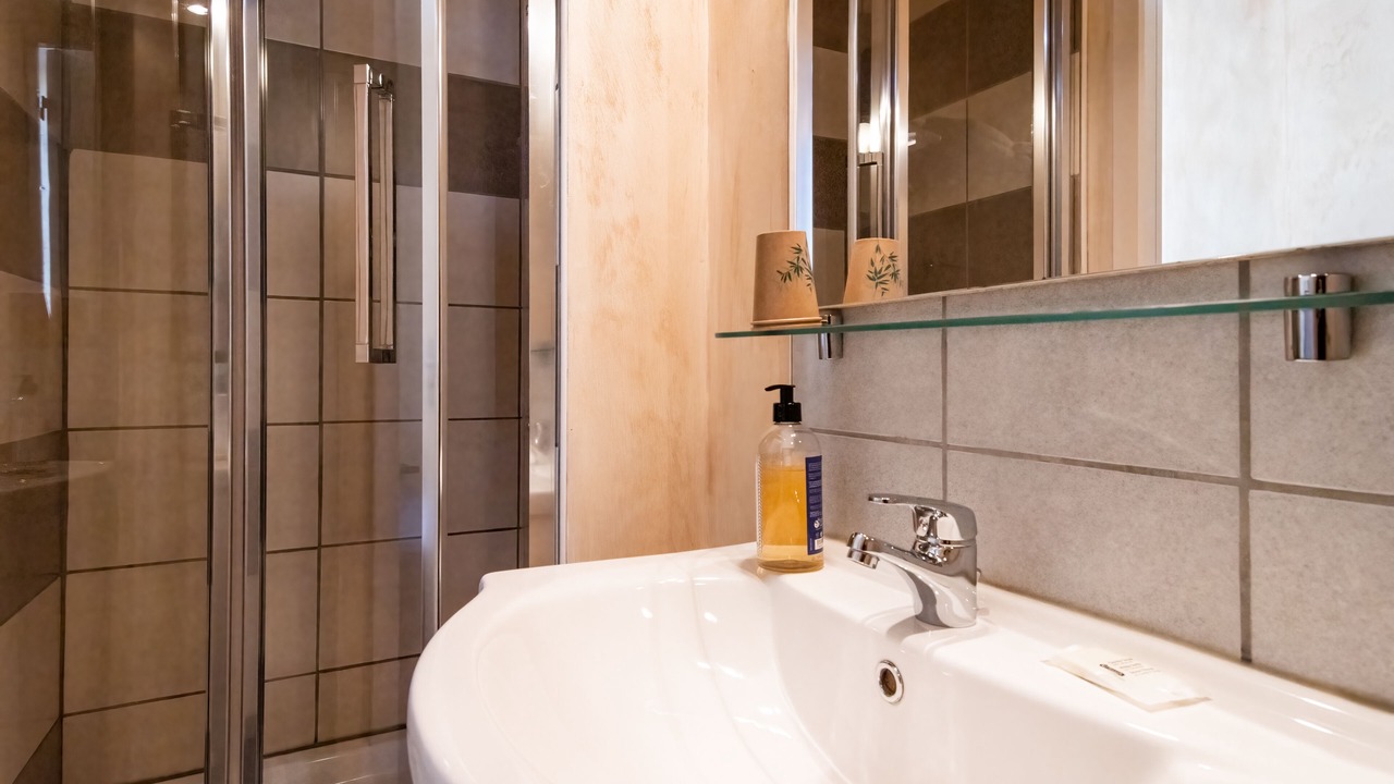 Photo of Bathroom in Latresne