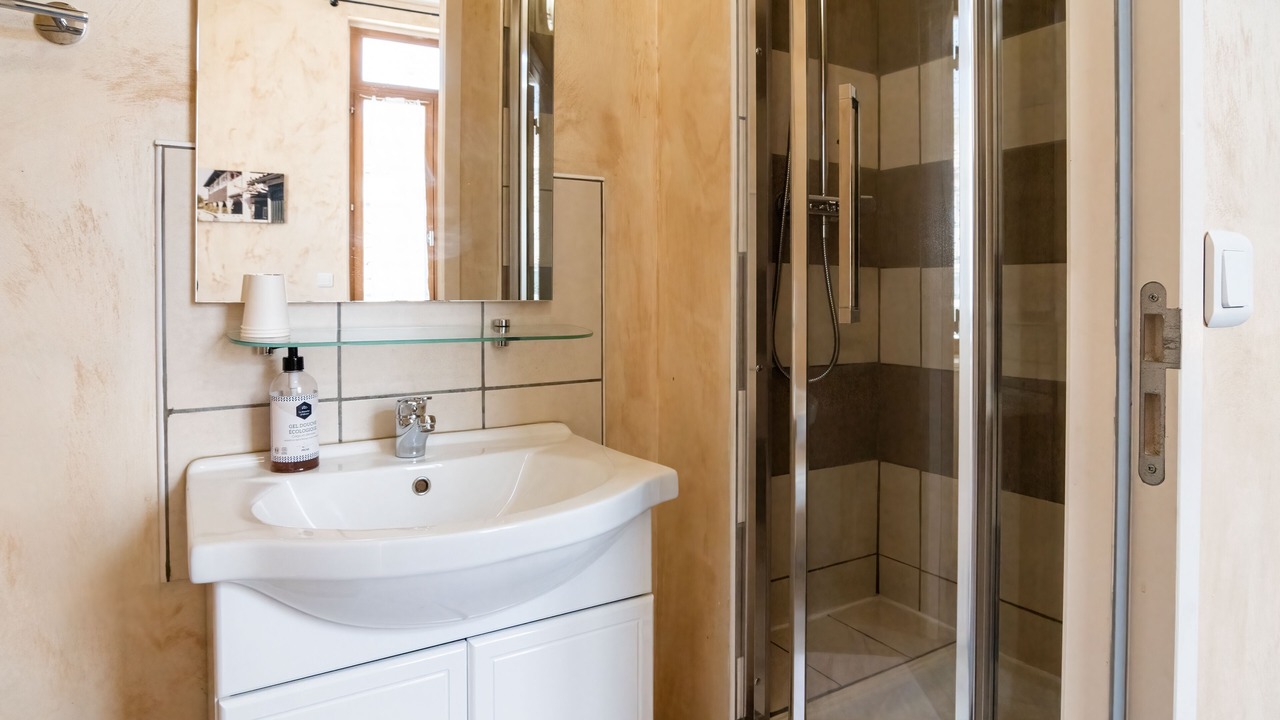 Photo of Bathroom in Latresne