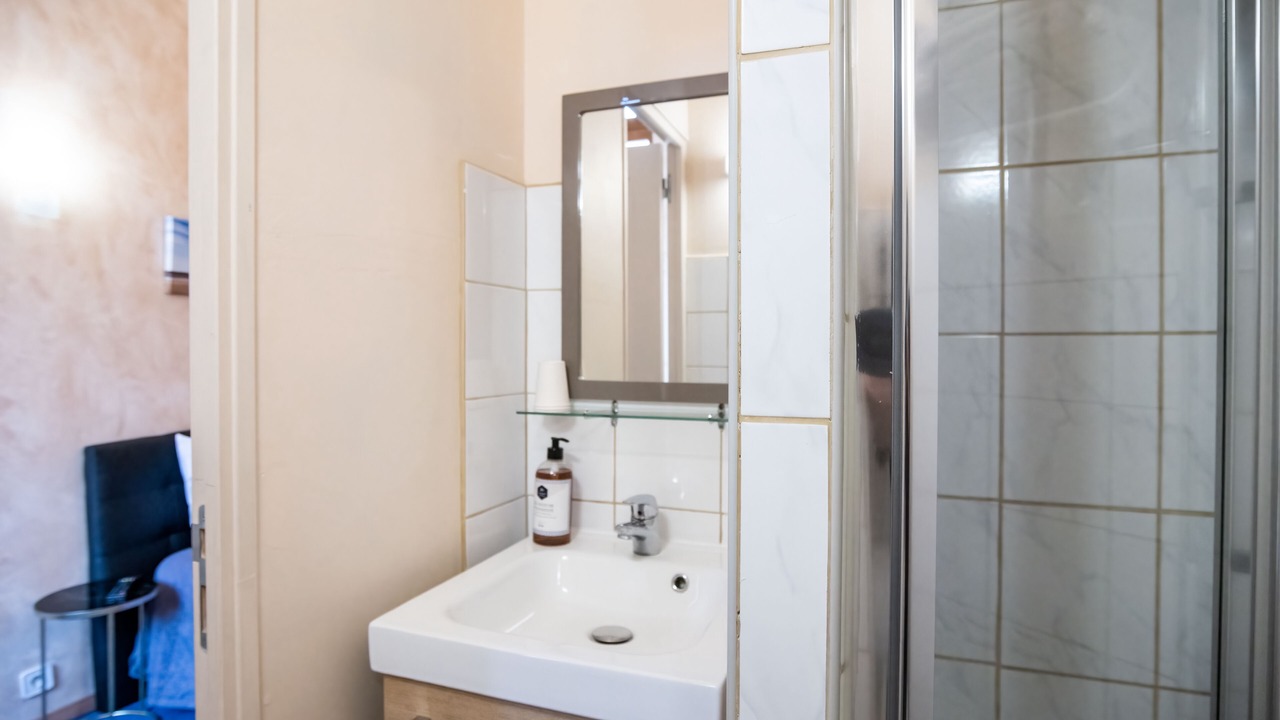 Photo of Bathroom in Latresne