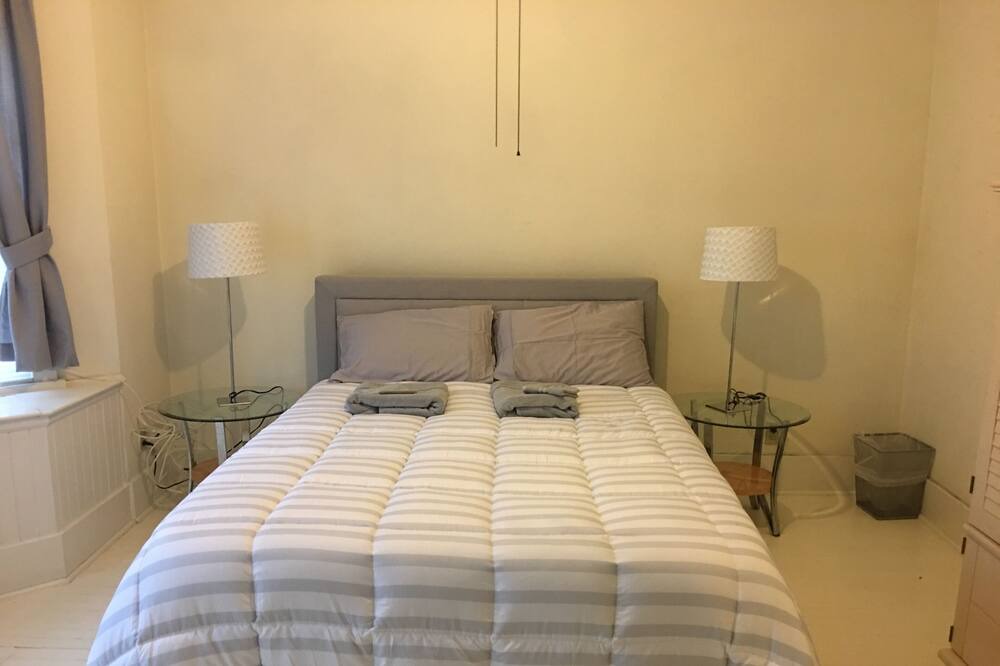 Photo of Bedroom in Trenton