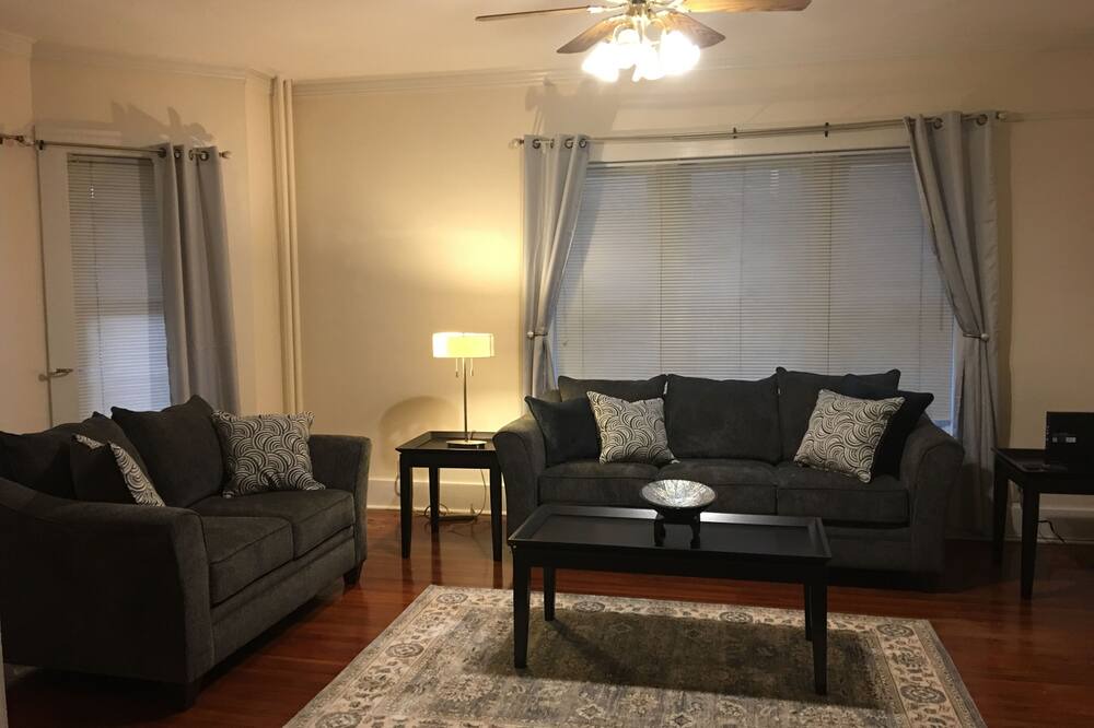 Photo of Livingroom in Trenton