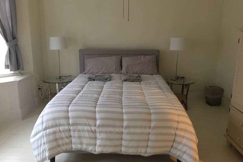 Photo of Bedroom in Trenton