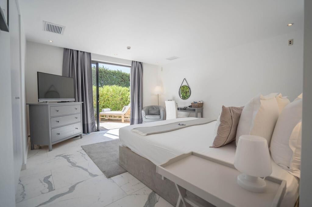 Photo of Bedroom in Saint-Tropez