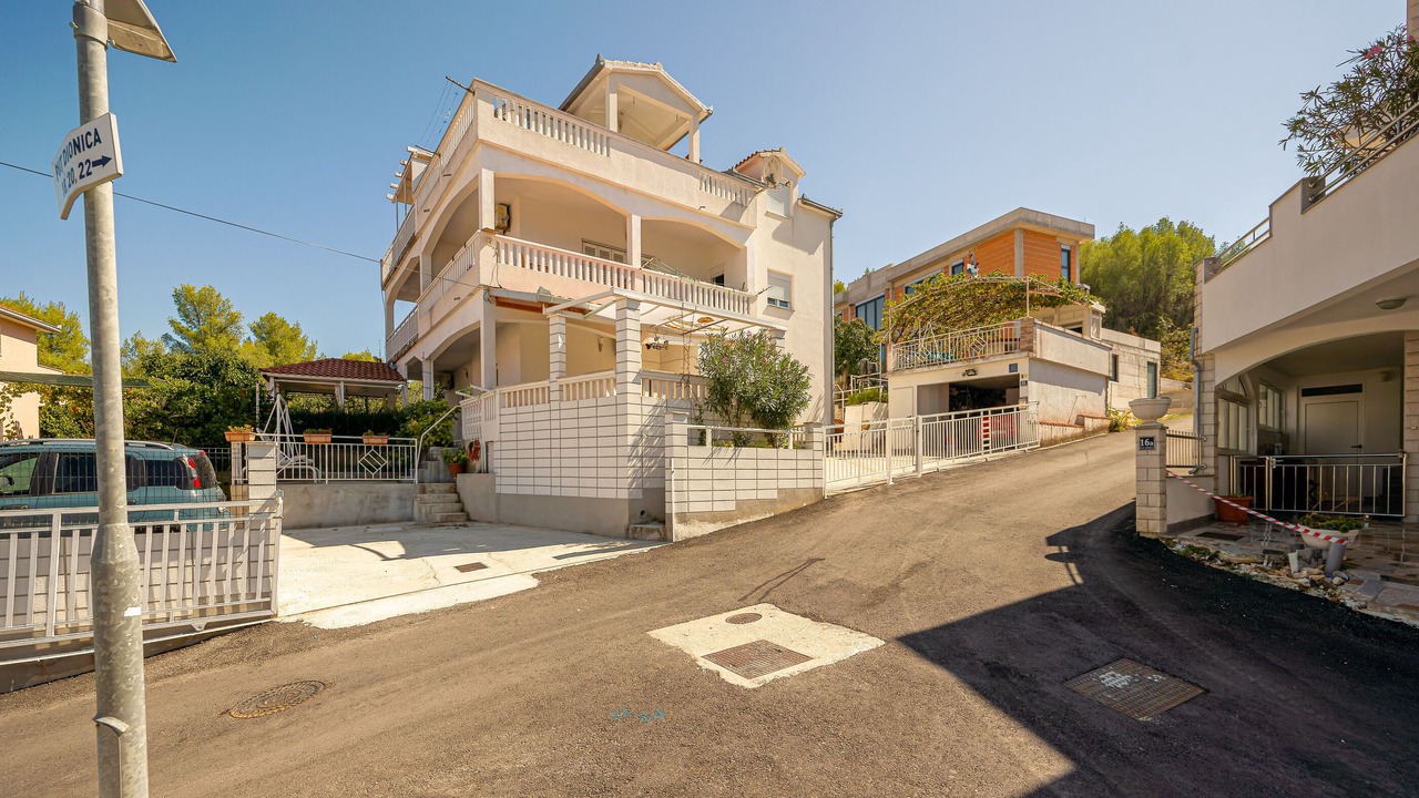 Photo of Outdoor in Slatine