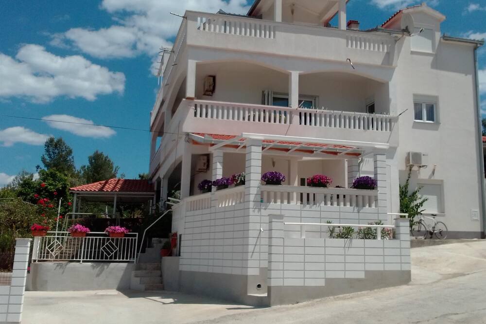 Photo of Outdoor in Slatine