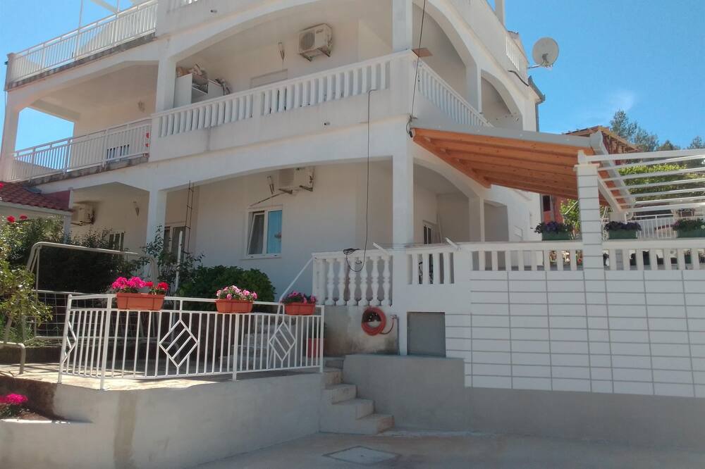 Photo of Outdoor in Slatine