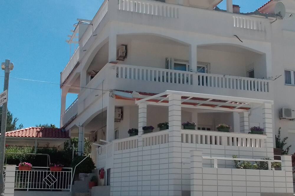 Photo of Outdoor in Slatine