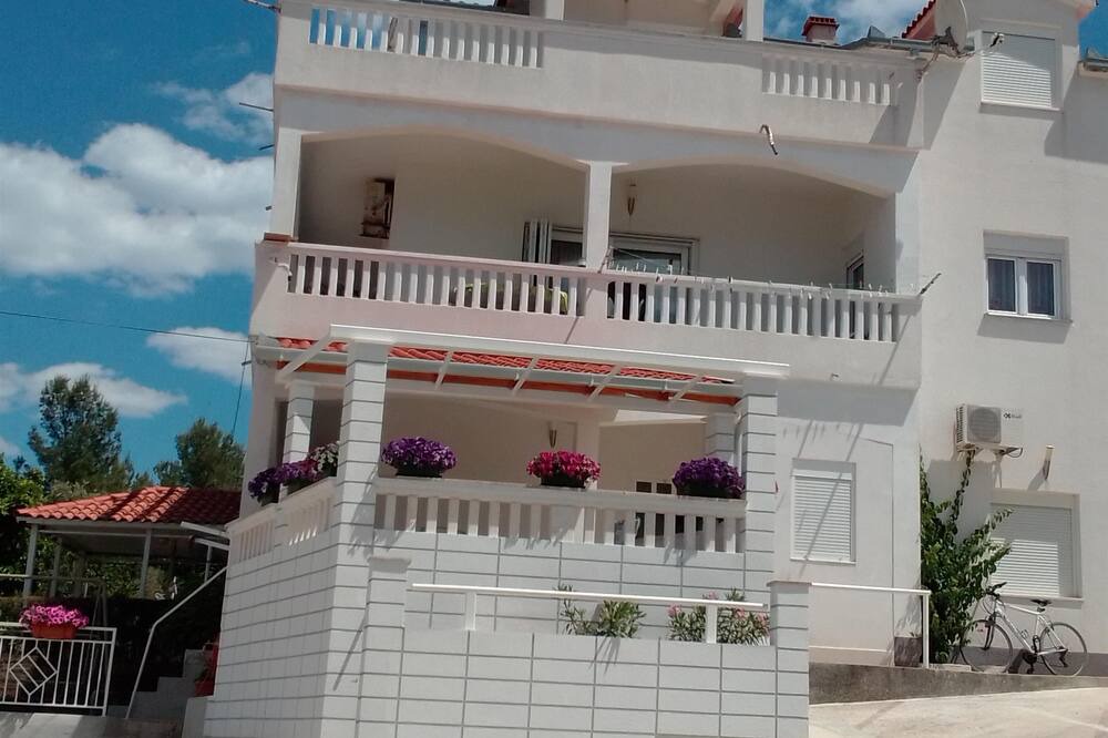 Photo of Outdoor in Slatine