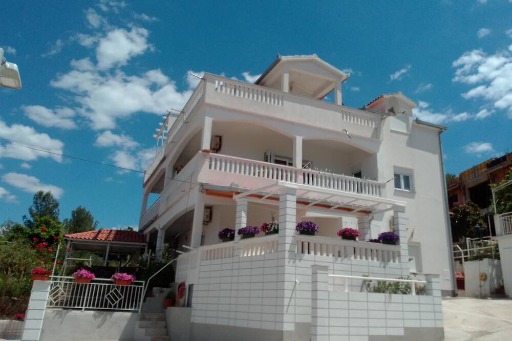 Photo of Outdoor in Slatine