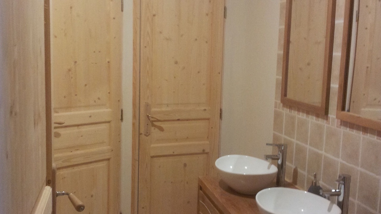 Photo of Bathroom in Venterol