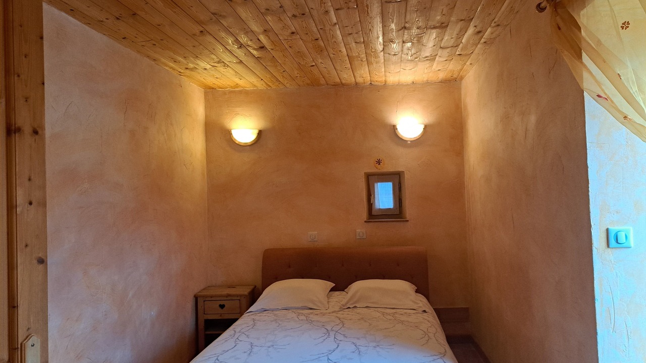 Photo of Bedroom in Venterol