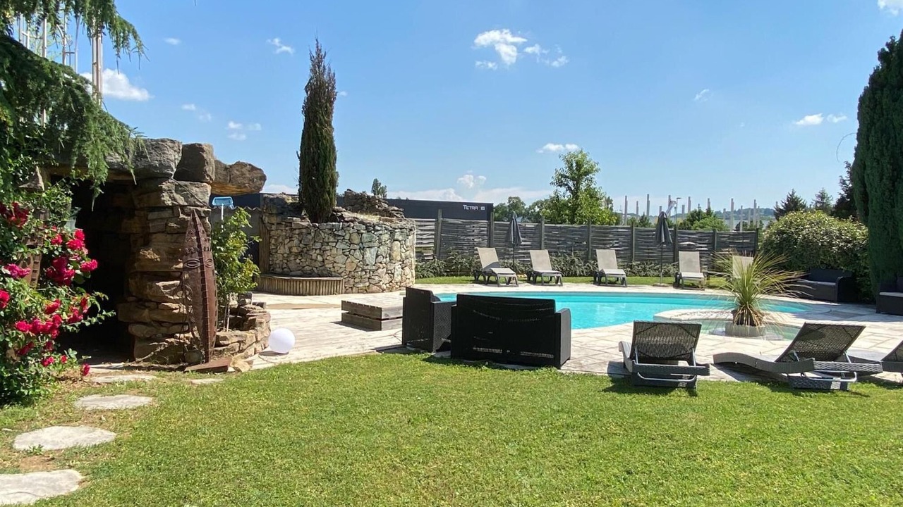 Photo of Outdoor in Chesnes