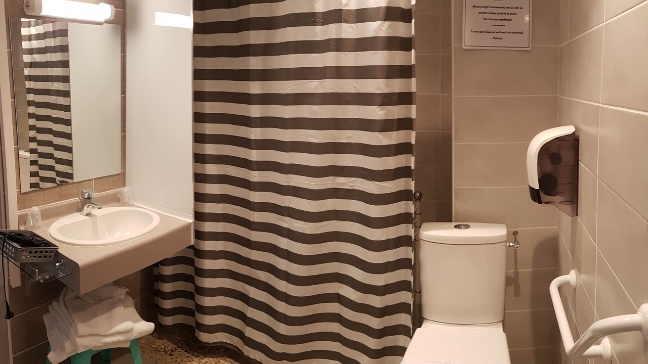 Photo of Bathroom in Perouges