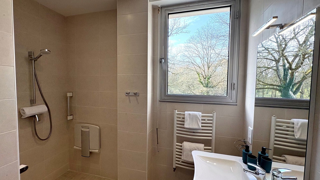 Photo of Bathroom in Saint-Herblain