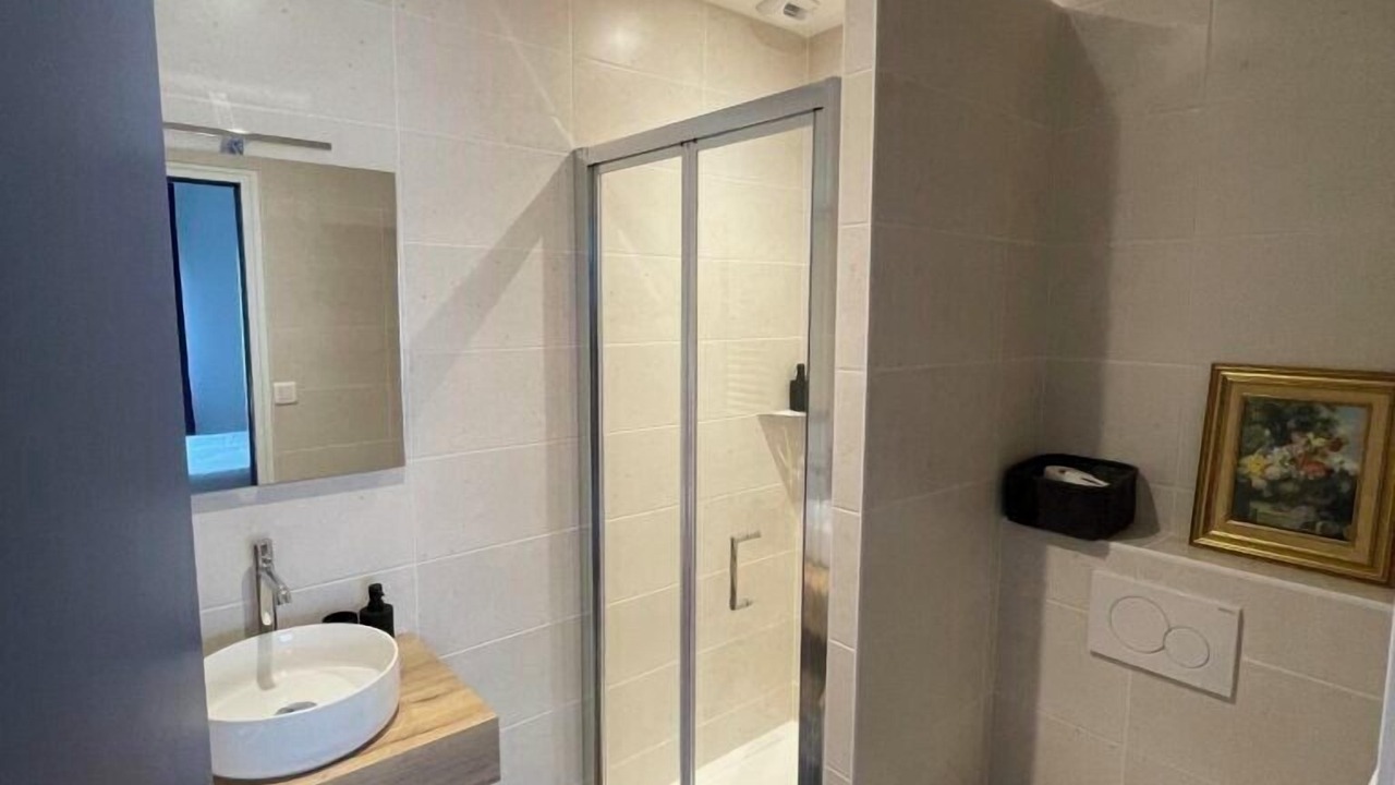 Photo of Bathroom in Saint-Herblain