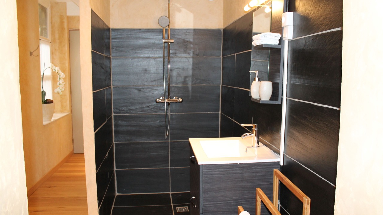 Photo of Bathroom in Charleville-Mezieres