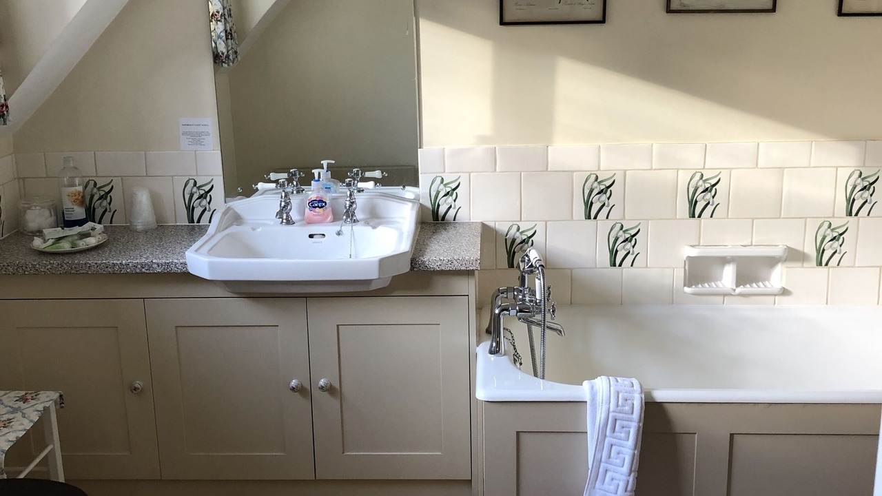Photo of Bathroom in Lighthorne