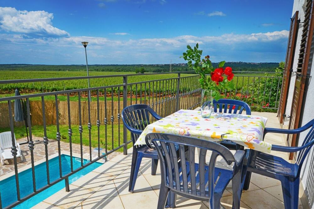 Photo of Patio Balcony in Baserinka