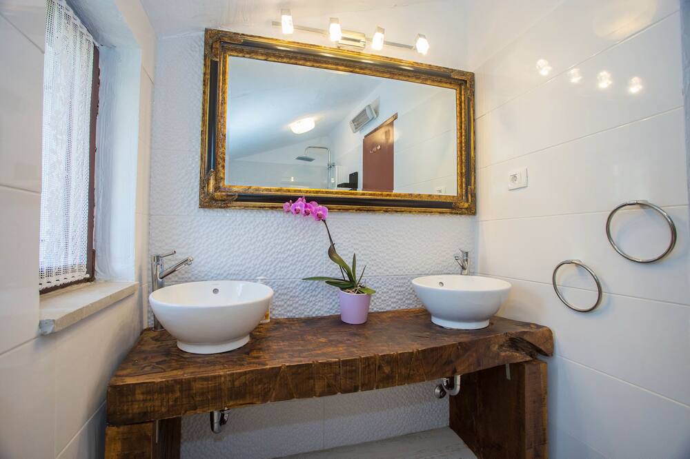 Photo of Bathroom in Baserinka