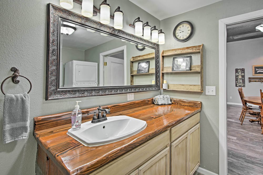Photo of Bathroom in Broken Arrow