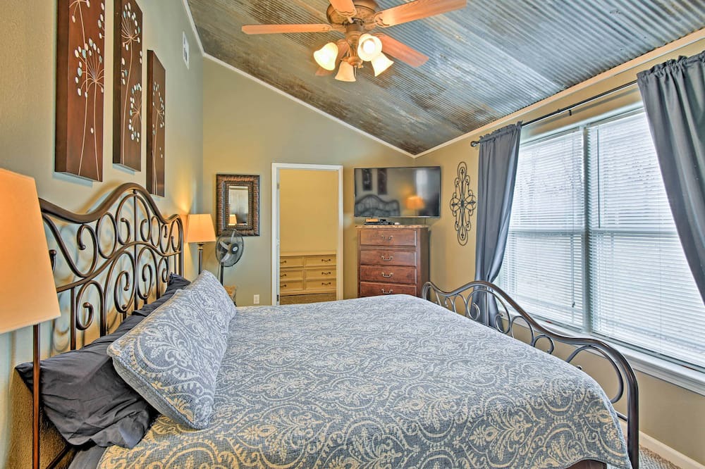 Photo of Others in Broken Arrow