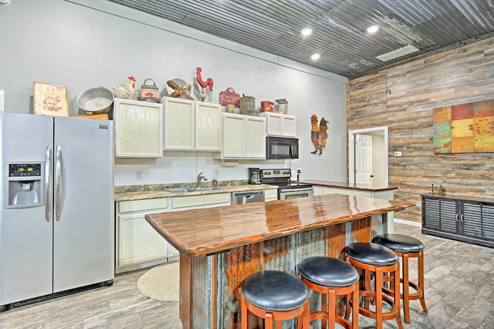 Photo of Others in Broken Arrow