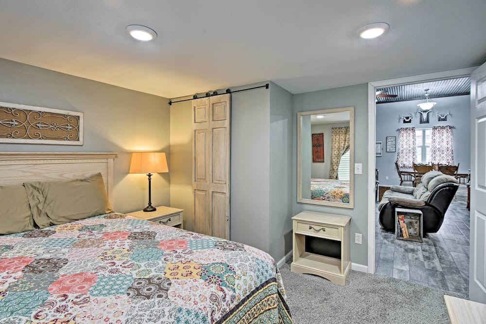 Photo of Bedroom in Broken Arrow