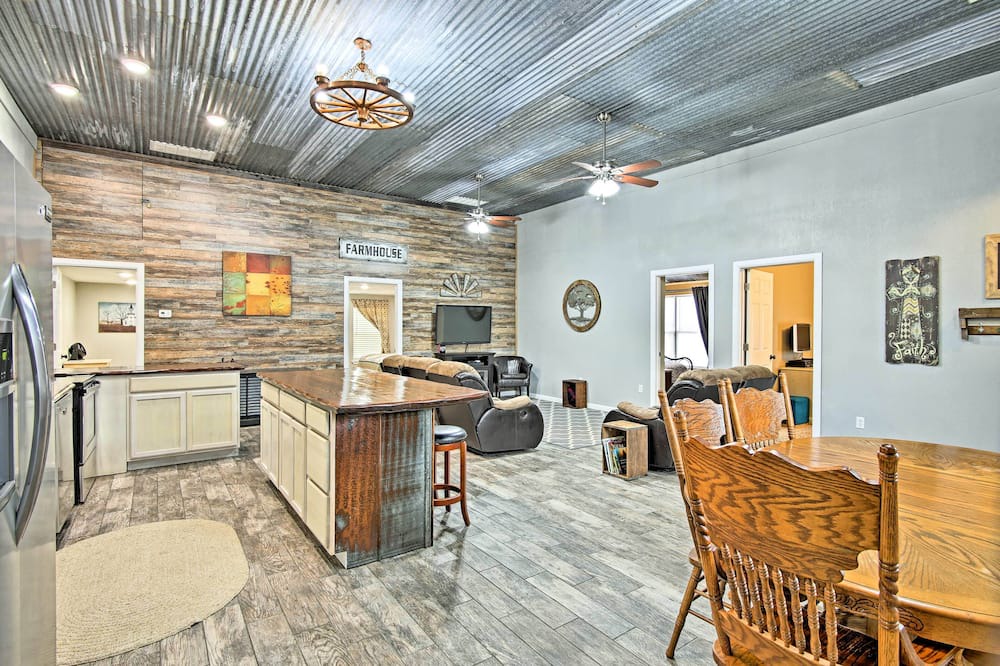 Photo of Others in Broken Arrow