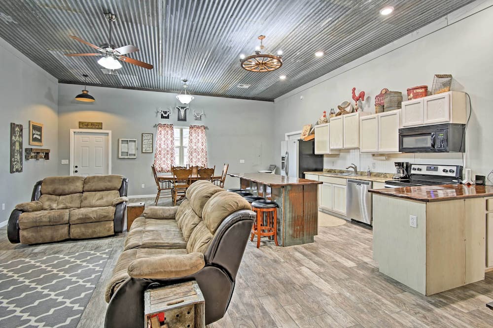 Photo of Others in Broken Arrow