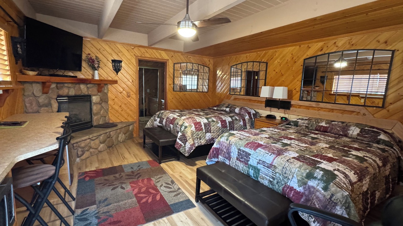 Photo of Bedroom in Running Springs