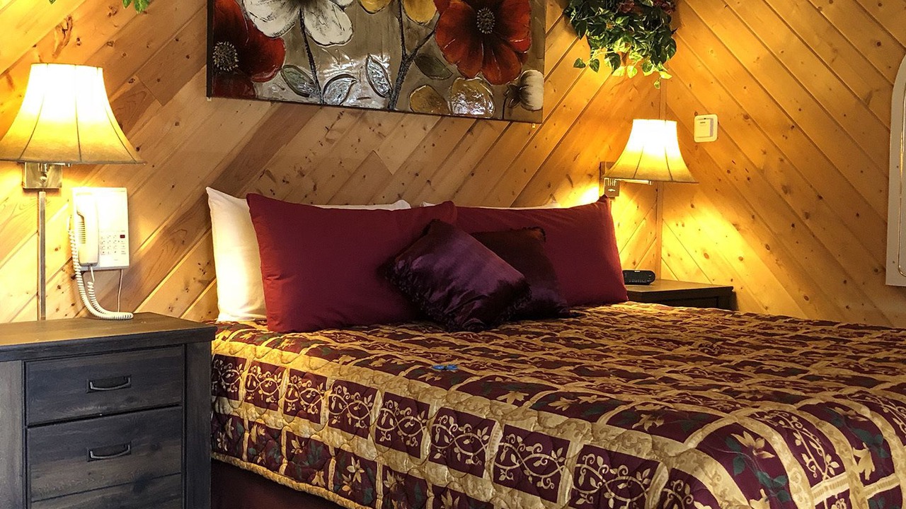 Photo of Bedroom in Running Springs