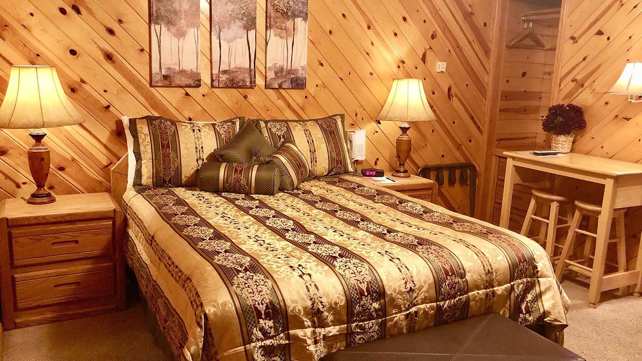 Photo of Bedroom in Running Springs