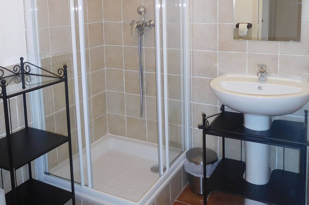 Photo of Bathroom in Cande