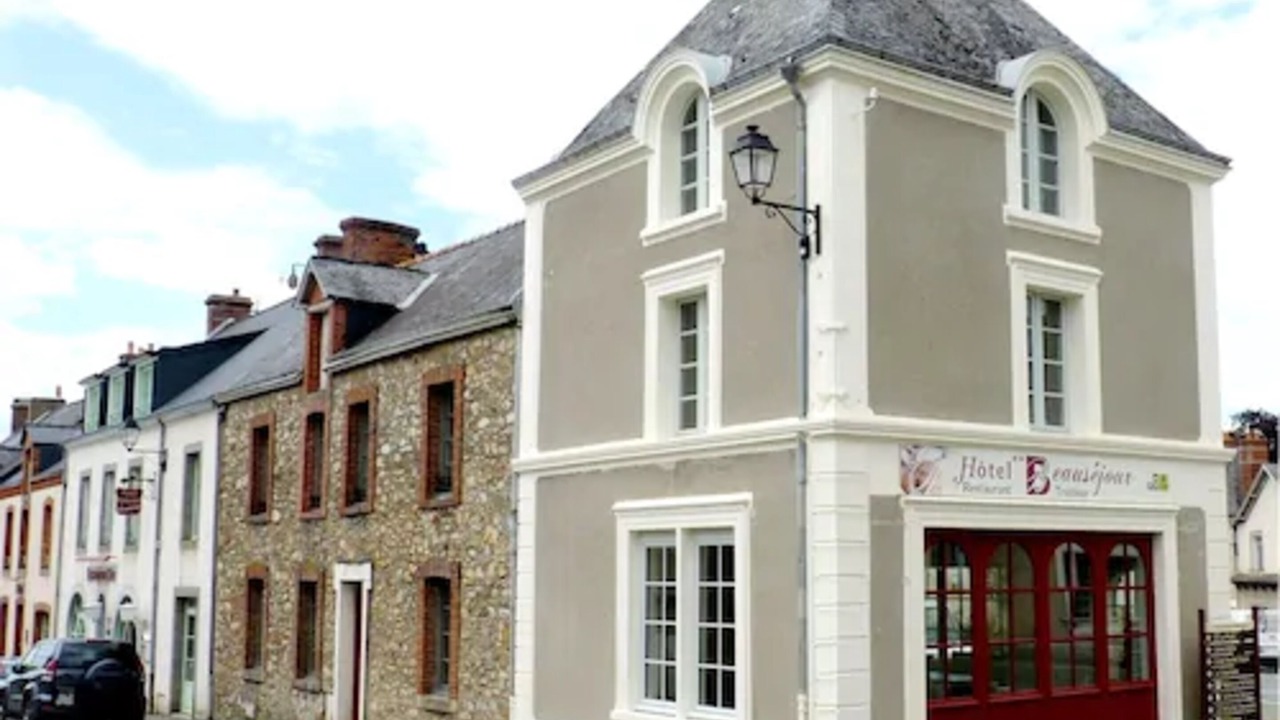 Photo of Buildings in Chammes