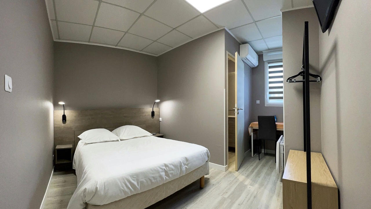 Photo of Bedroom in Beaumont-en-Veron