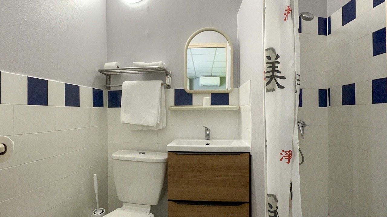 Photo of Bathroom in Beaumont-en-Veron