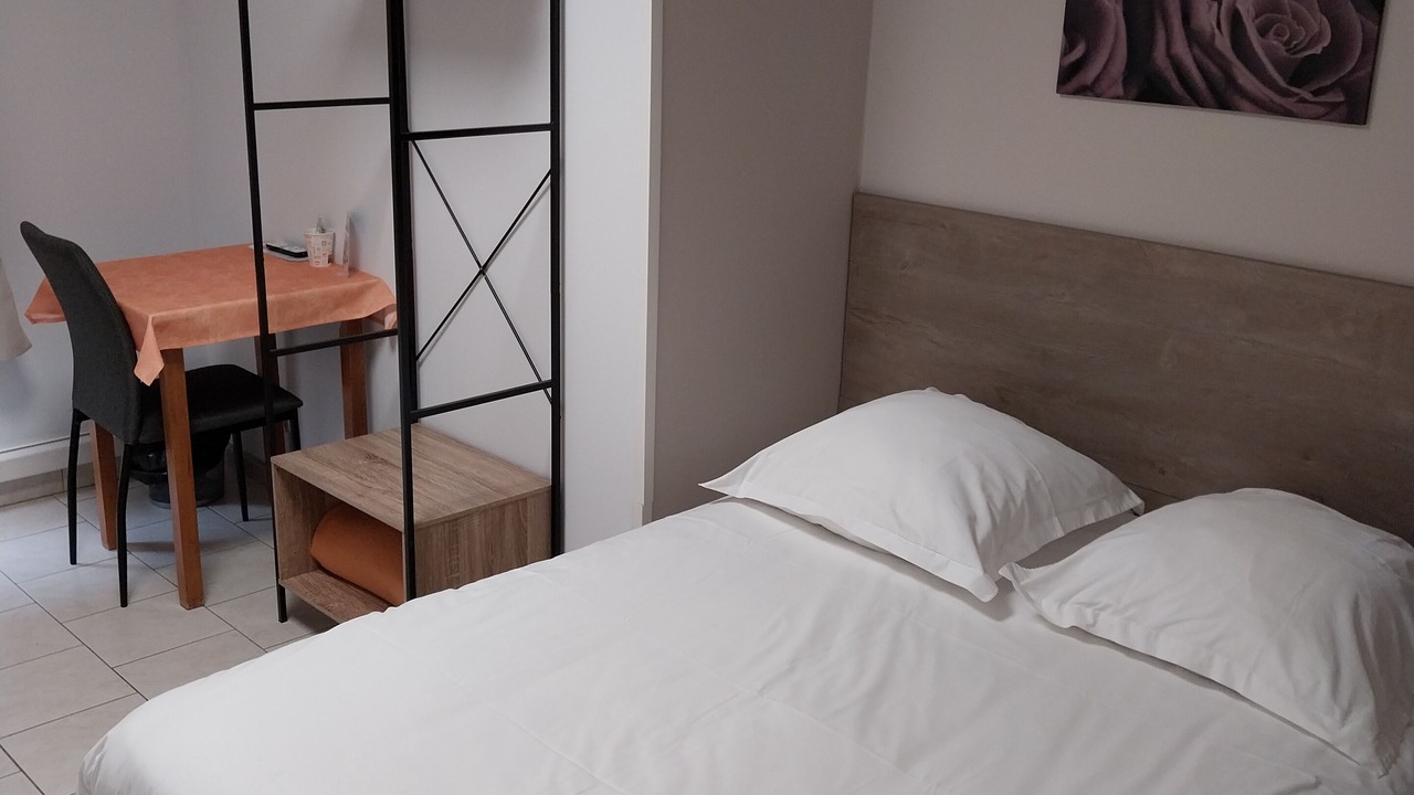 Photo of Bedroom in Beaumont-en-Veron