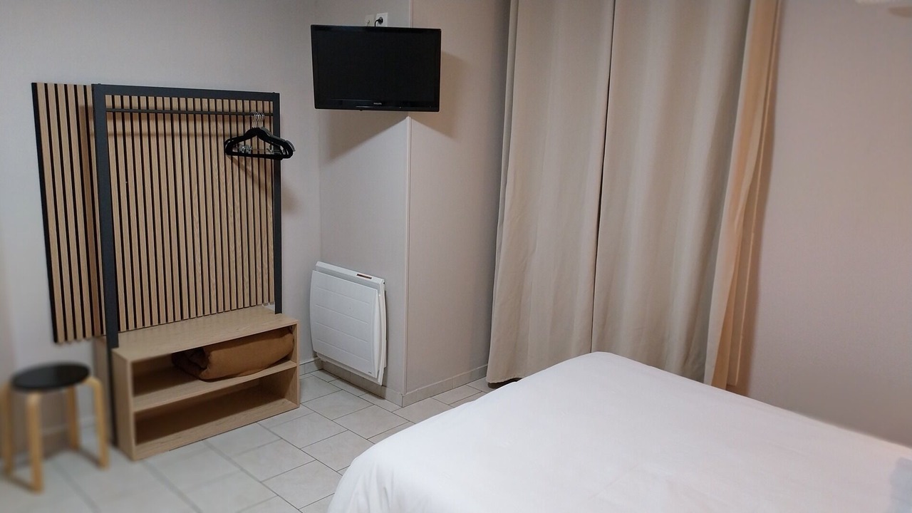 Photo of Bedroom in Beaumont-en-Veron