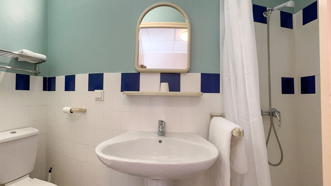 Photo of Bathroom in Beaumont-en-Veron