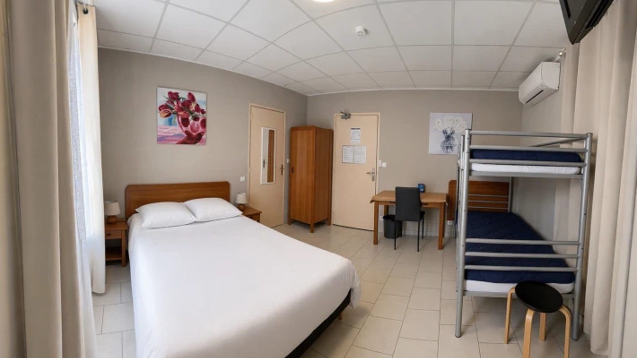 Photo of Bedroom in Beaumont-en-Veron