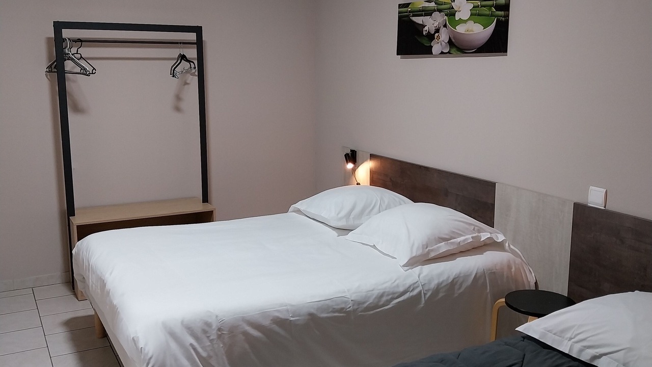 Photo of Bedroom in Beaumont-en-Veron