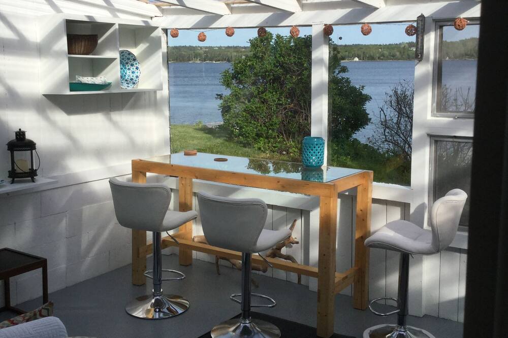 Photo of Patio Balcony in Boutiliers Point